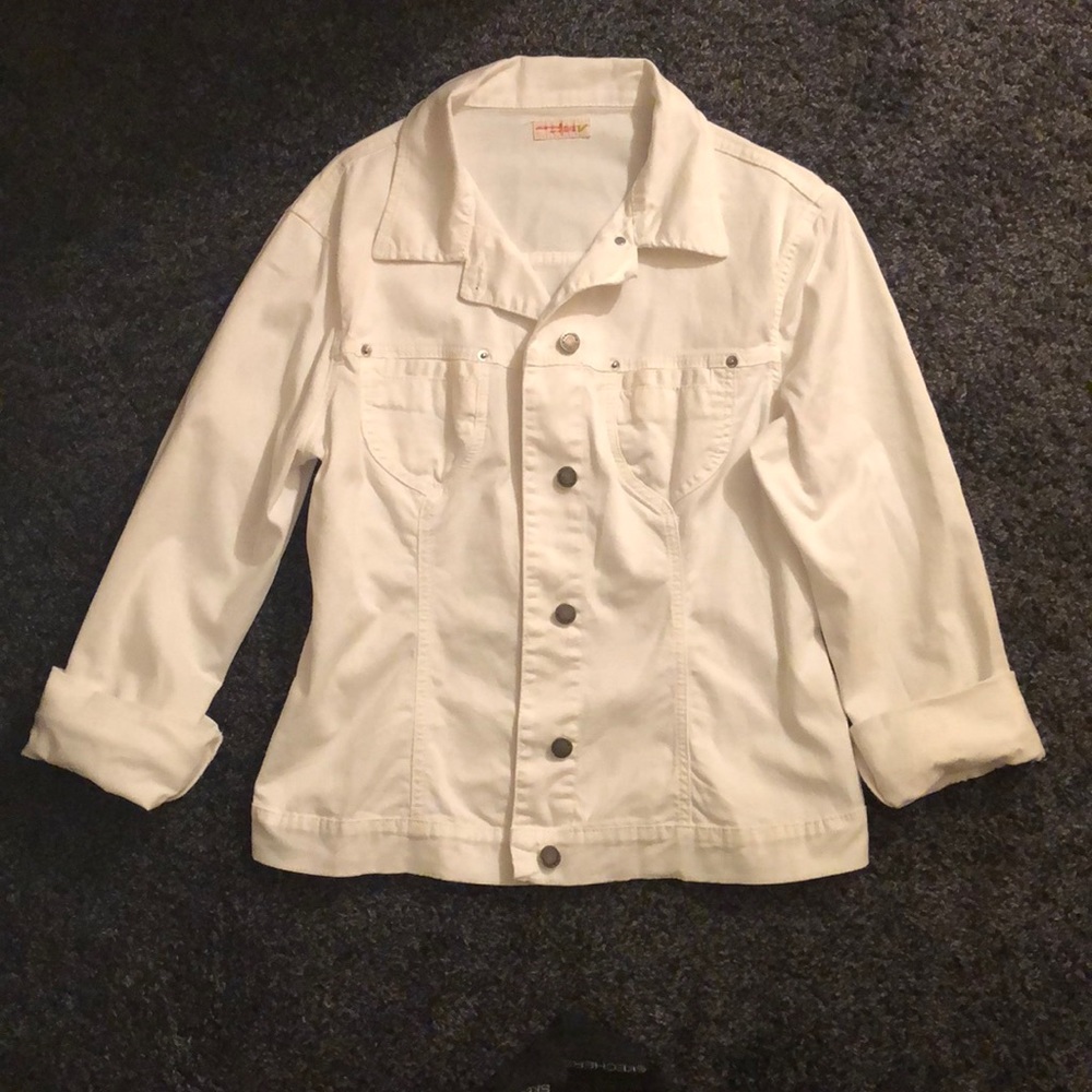 White Vitamina Jean Jacket - Deluxe Edition